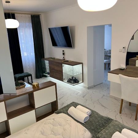 La Luna Premium Deluxe Apartment With Free Jacuzzi, Bikes & Covered Parking Nasice Extérieur photo