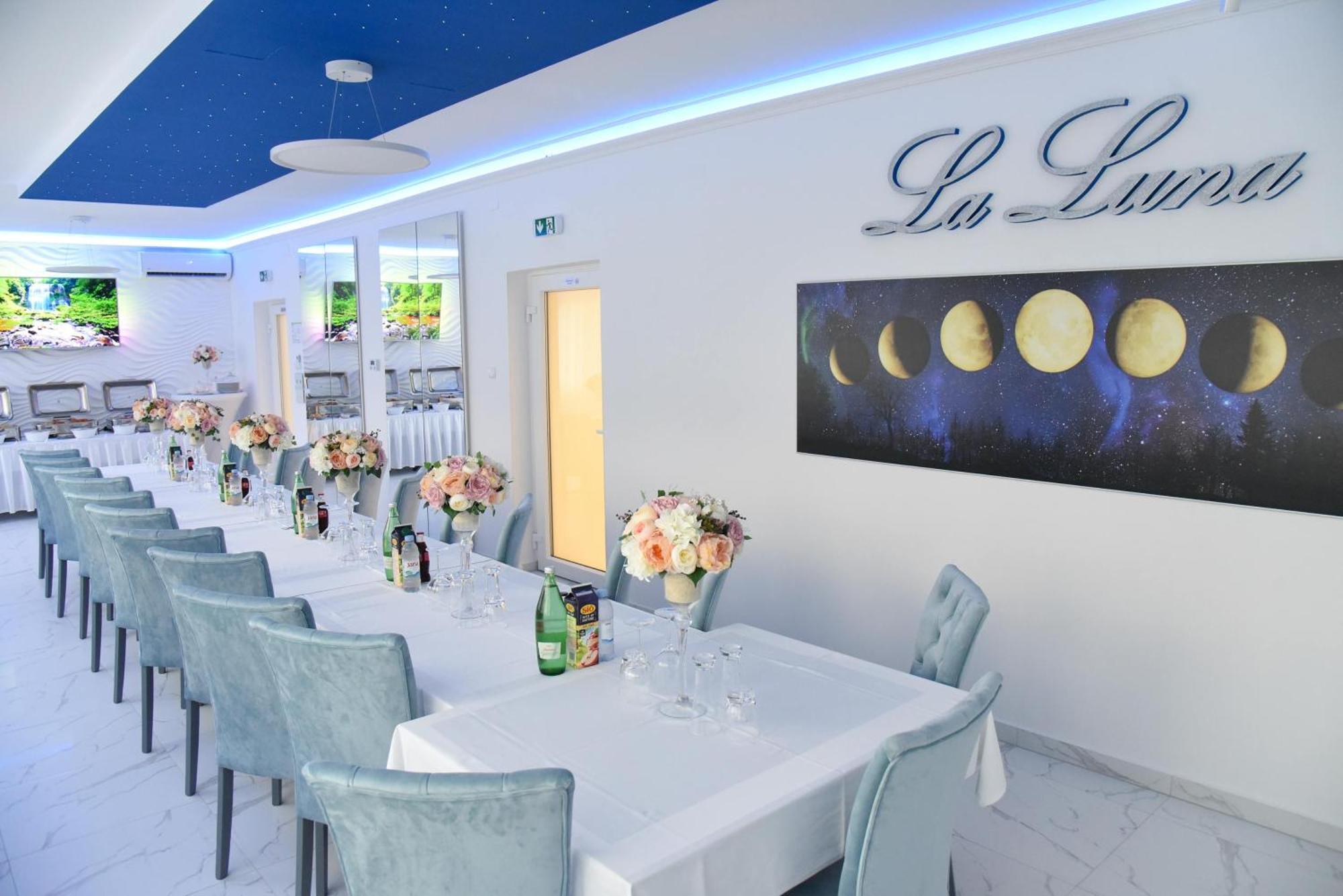 La Luna Premium Deluxe Apartment With Free Jacuzzi, Bikes & Covered Parking Nasice Extérieur photo
